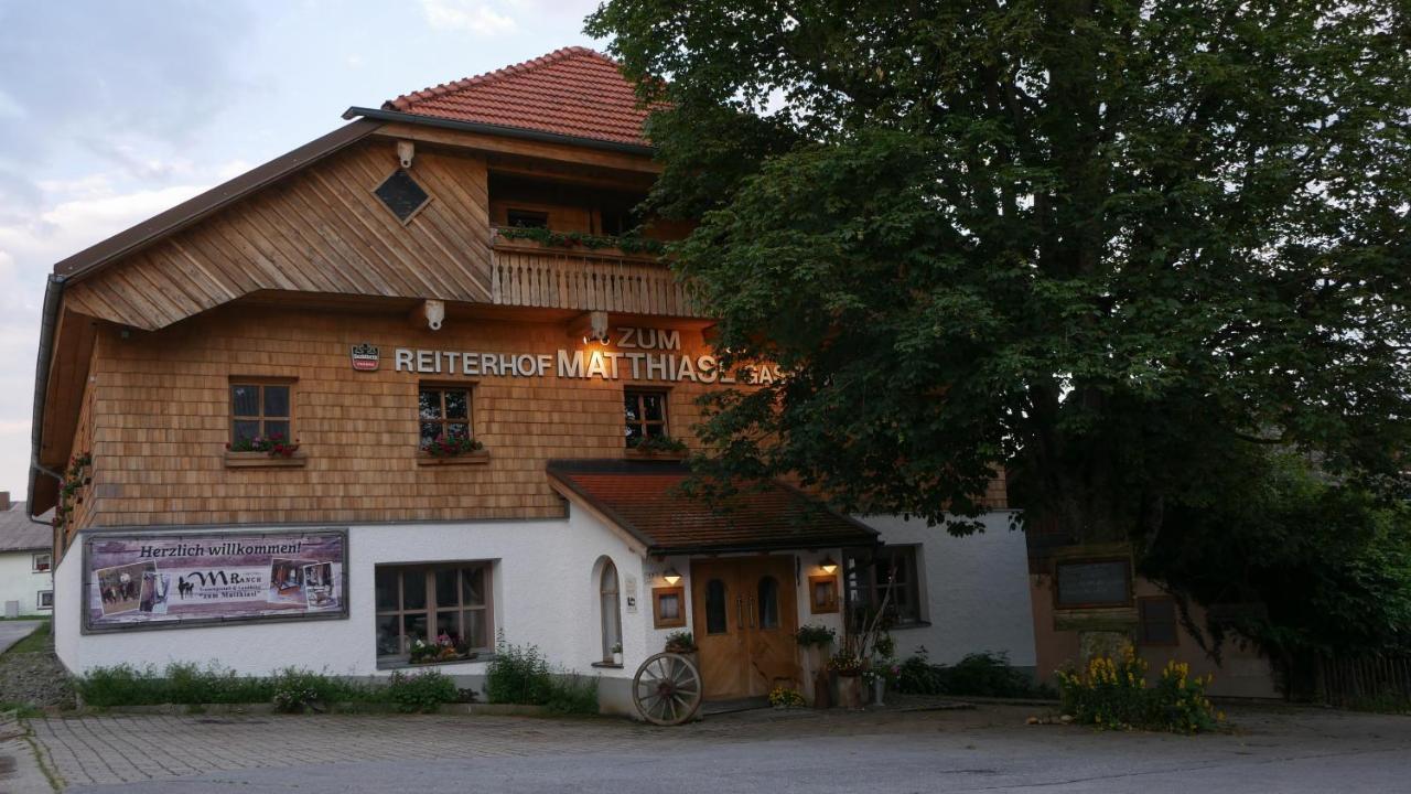 Landhotel Zum Matthiasl Bischofsreut Extérieur photo